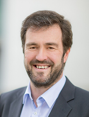 Peter Miller Oe DP Portraet 305x401